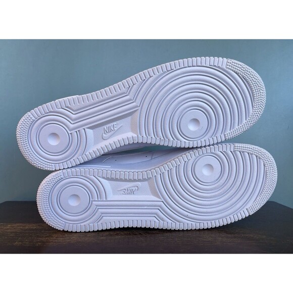 Nike Air Force 1 Low x Supreme Triple White Men's Size 12 CU9225-100 - Picture 9 of 10